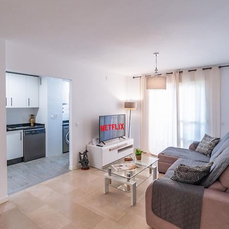 Casa Playa Guadalmar, Beautiful Apartment In Front Of The Sea, Wifi, Ac, Smart Tv, Private Parking Málaga Kültér fotó