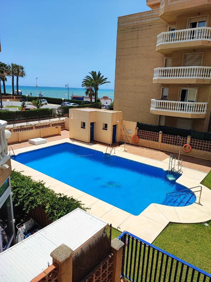 Casa Playa Guadalmar, Beautiful Apartment In Front Of The Sea, Wifi, Ac, Smart Tv, Private Parking Málaga Kültér fotó