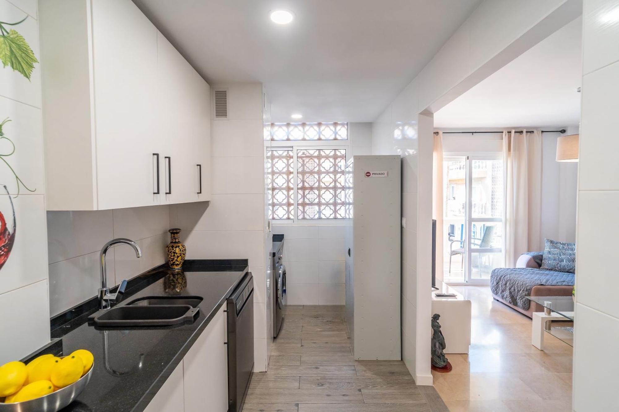 Casa Playa Guadalmar, Beautiful Apartment In Front Of The Sea, Wifi, Ac, Smart Tv, Private Parking Málaga Kültér fotó