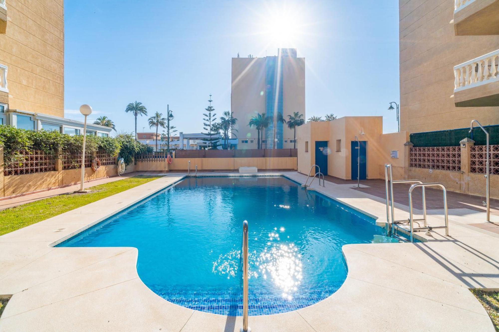 Casa Playa Guadalmar, Beautiful Apartment In Front Of The Sea, Wifi, Ac, Smart Tv, Private Parking Málaga Kültér fotó