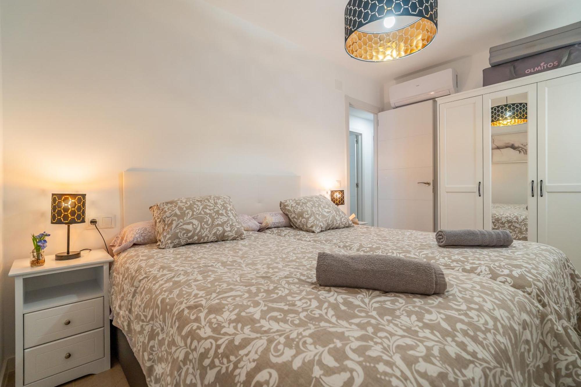 Casa Playa Guadalmar, Beautiful Apartment In Front Of The Sea, Wifi, Ac, Smart Tv, Private Parking Málaga Kültér fotó