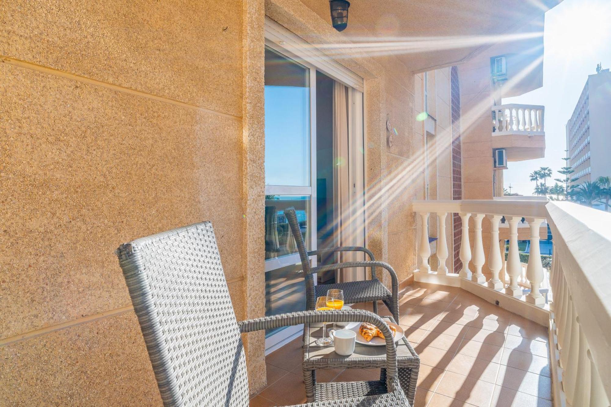 Casa Playa Guadalmar, Beautiful Apartment In Front Of The Sea, Wifi, Ac, Smart Tv, Private Parking Málaga Kültér fotó