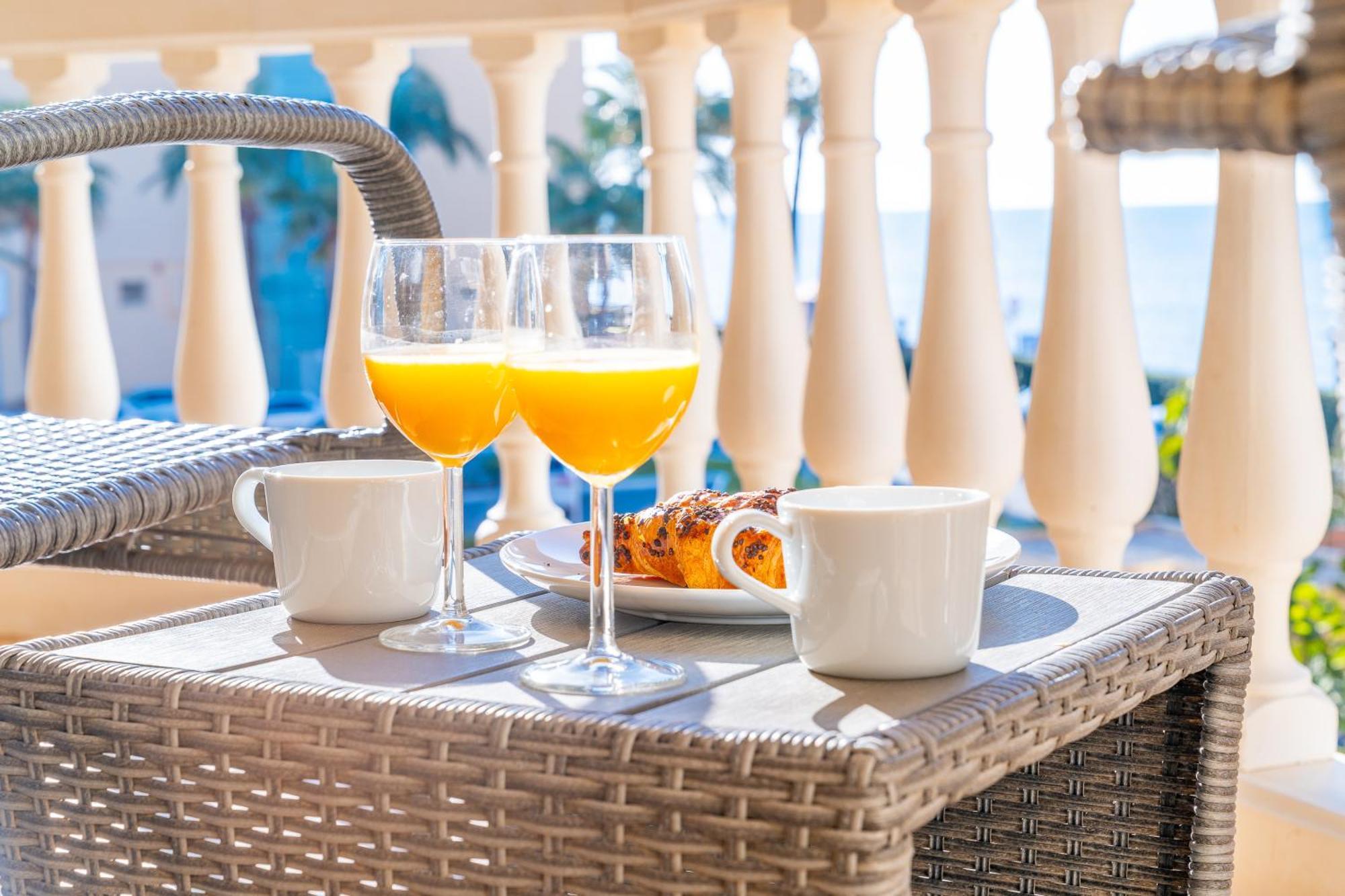 Casa Playa Guadalmar, Beautiful Apartment In Front Of The Sea, Wifi, Ac, Smart Tv, Private Parking Málaga Kültér fotó