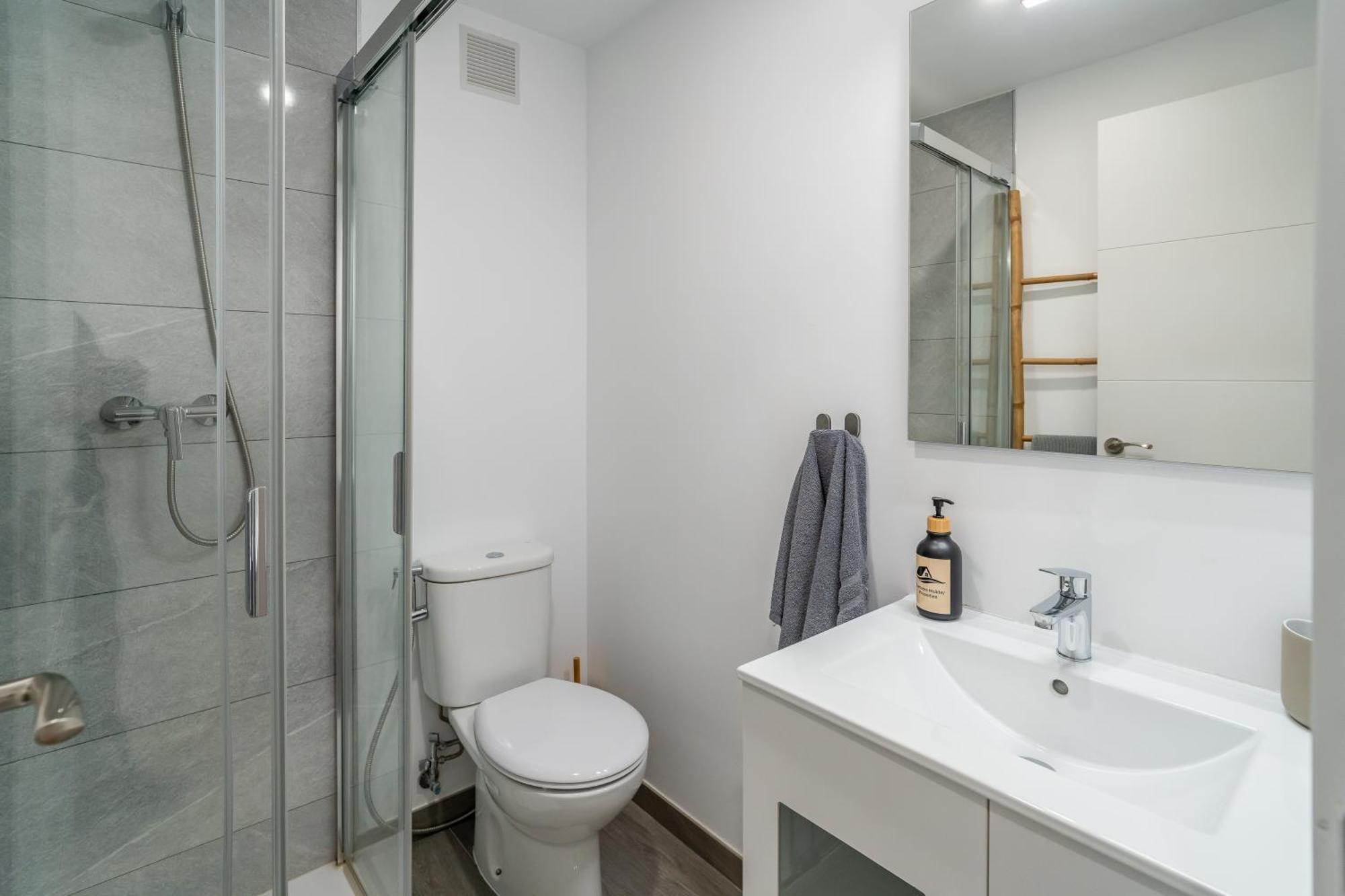 Casa Playa Guadalmar, Beautiful Apartment In Front Of The Sea, Wifi, Ac, Smart Tv, Private Parking Málaga Kültér fotó