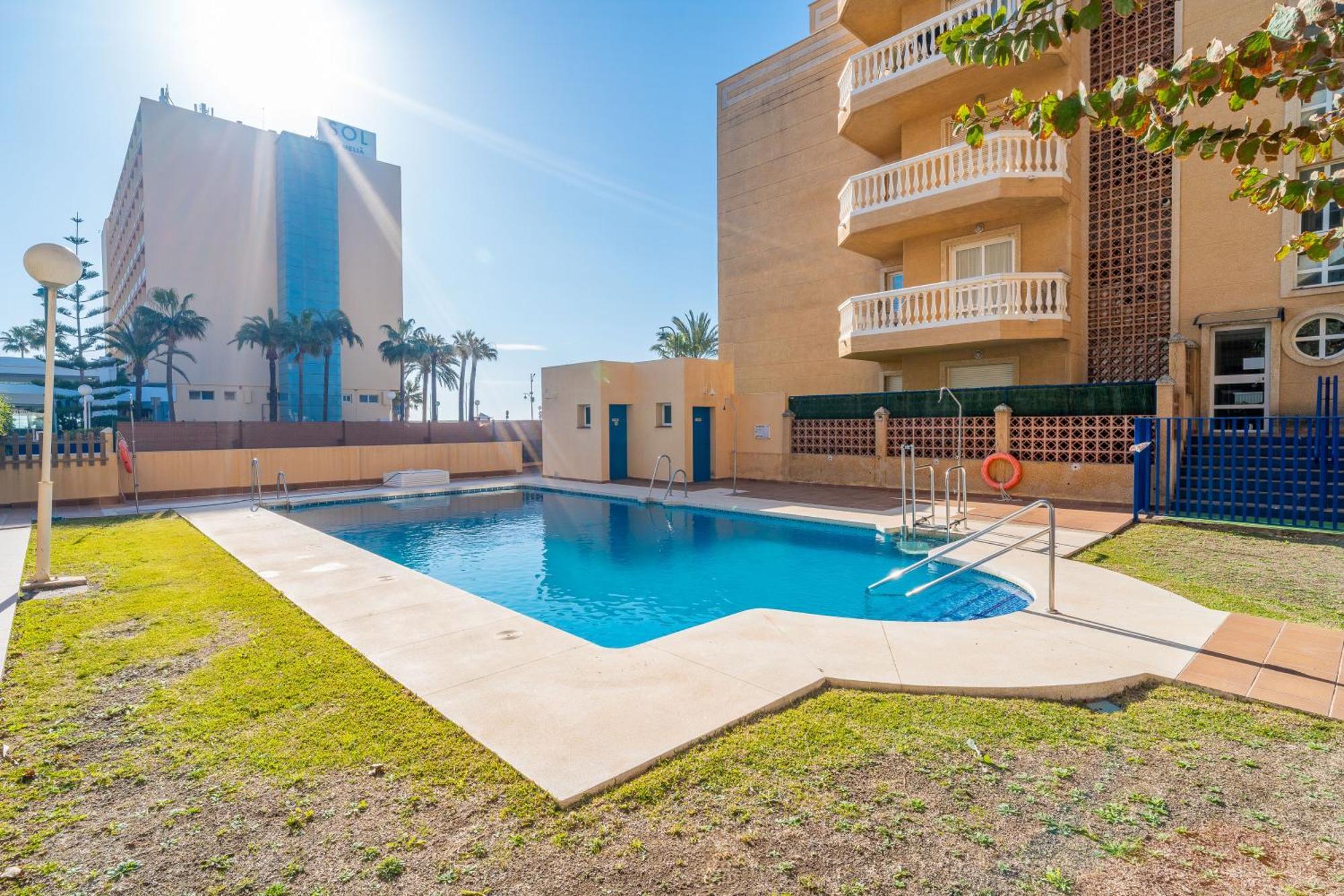 Casa Playa Guadalmar, Beautiful Apartment In Front Of The Sea, Wifi, Ac, Smart Tv, Private Parking Málaga Kültér fotó
