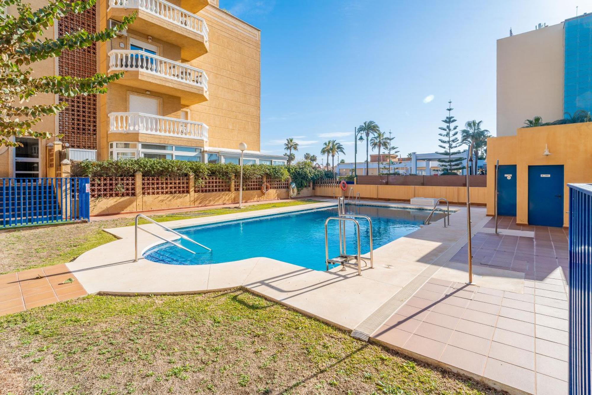 Casa Playa Guadalmar, Beautiful Apartment In Front Of The Sea, Wifi, Ac, Smart Tv, Private Parking Málaga Kültér fotó